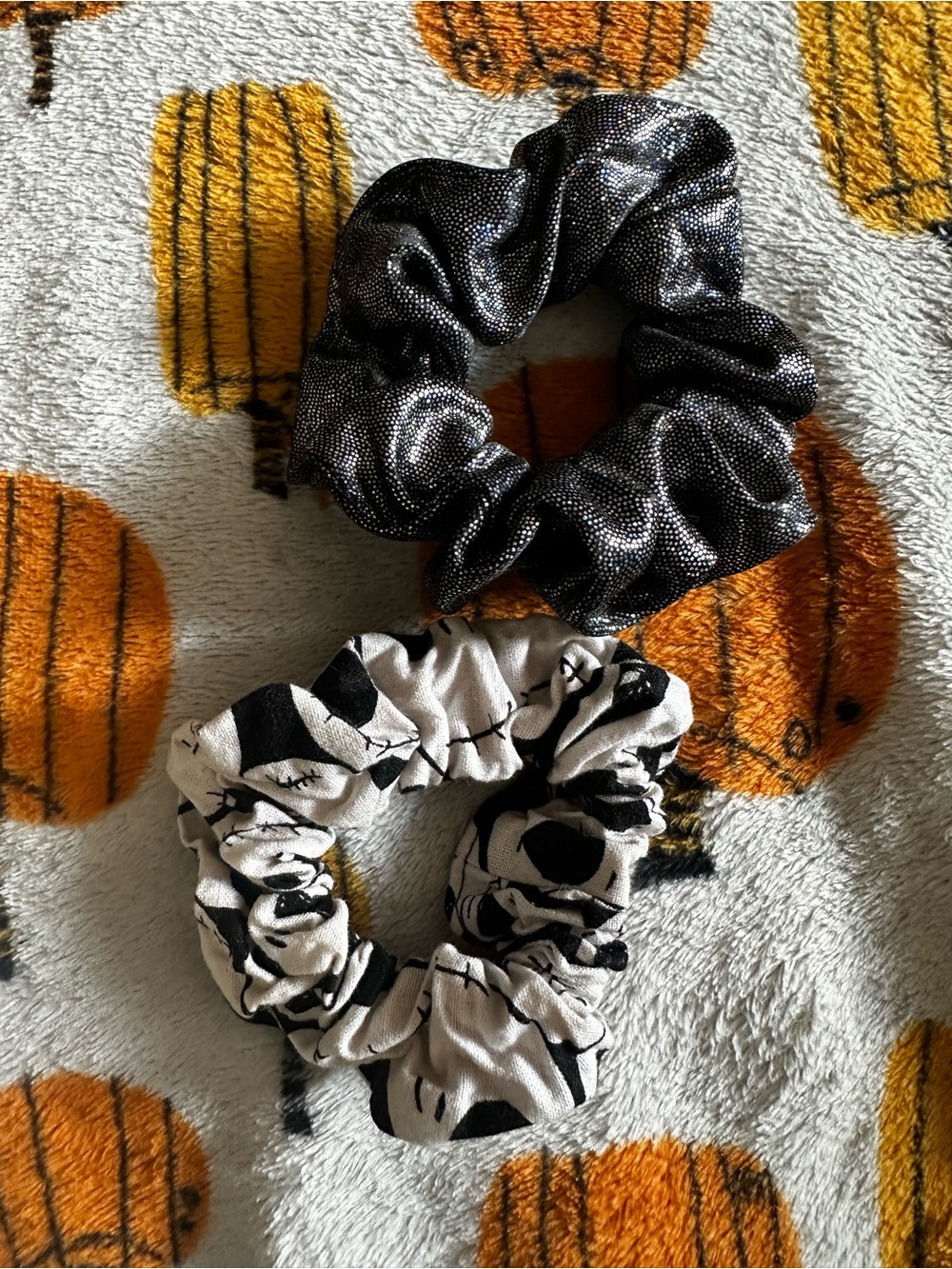 2 scrunchie hair accessories
